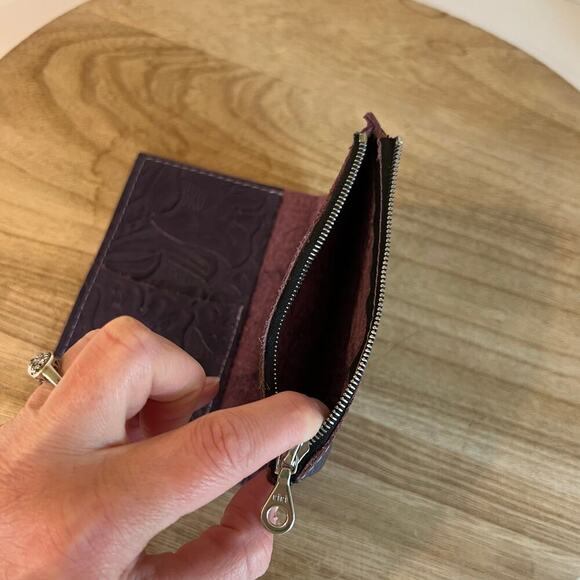 Handmade Purple Genuine Leather Tooled Floral Fold Over Western Wallet - Picture 5 of 11